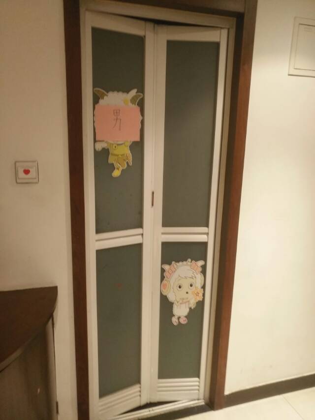 卫生间推拉门推拉时声音很大