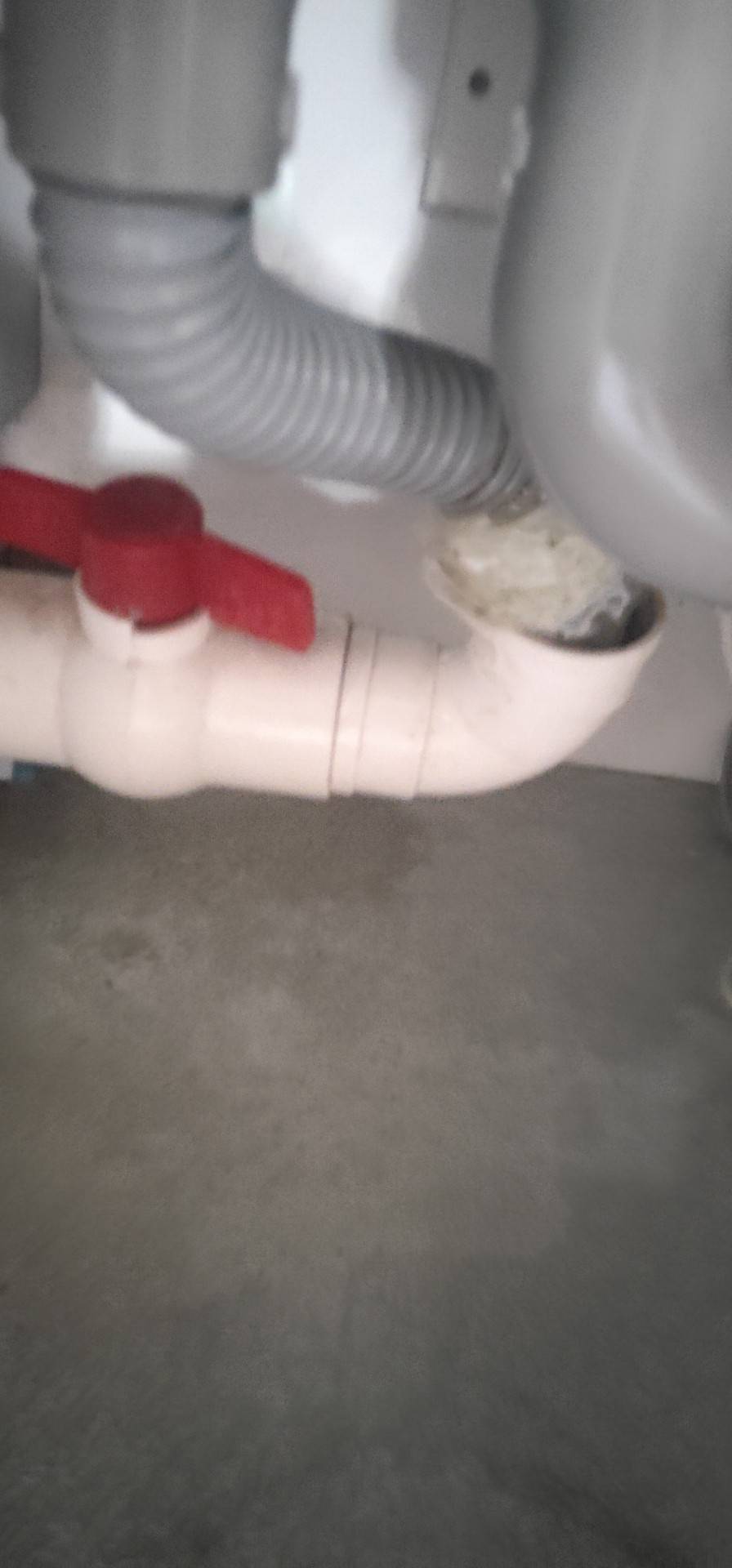厨房水管漏水
