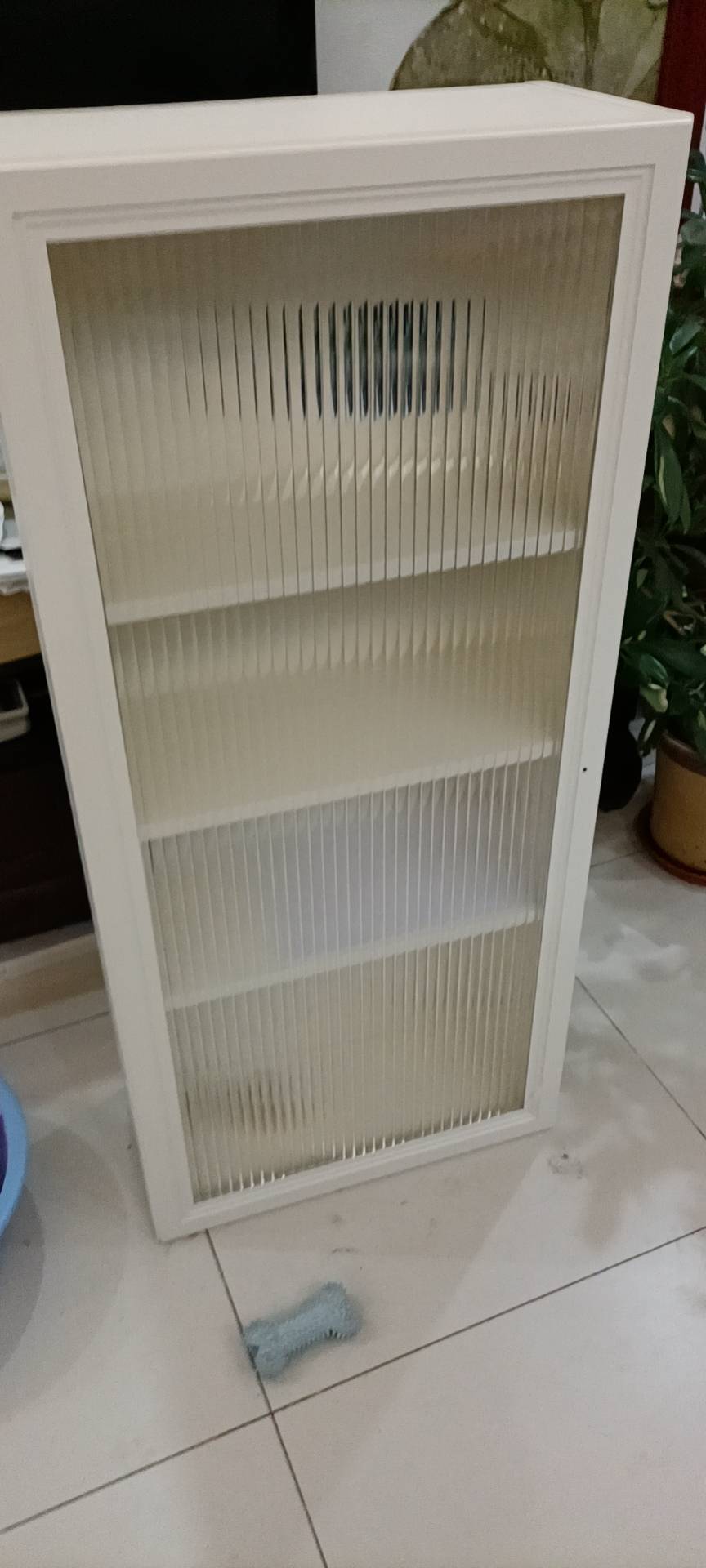 安装置物架和收纳柜